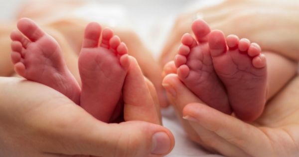 Twin babies feet