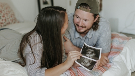 Couple with scan