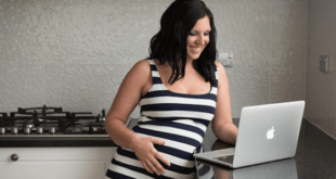 Pregnant mompreneur