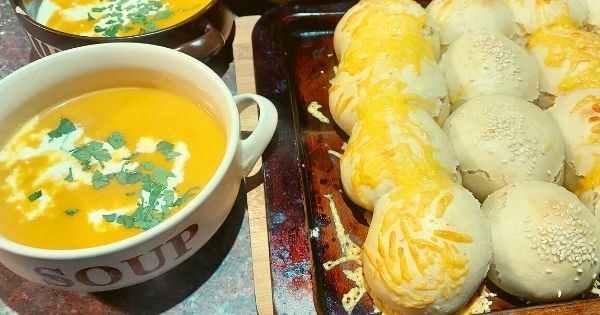 Butternut Soup with bread