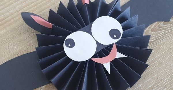 PNA bat craft activity