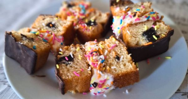 Frozen cake sandwiches